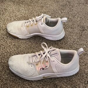 Nike Women's White and Gold Athletic Shoes